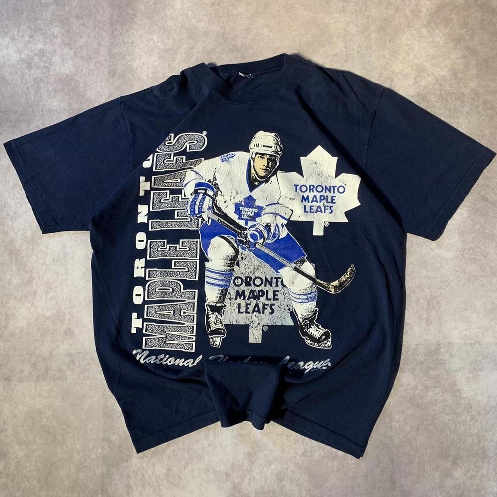 Vintage 90s Toronto Maple Leafs Graphic Tee Shirt